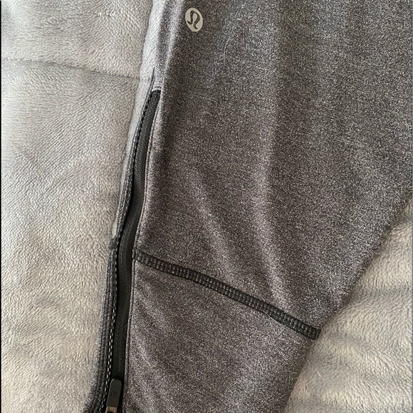 Grey Lululemon leggings In excellent condition. - Picture 1 of 6